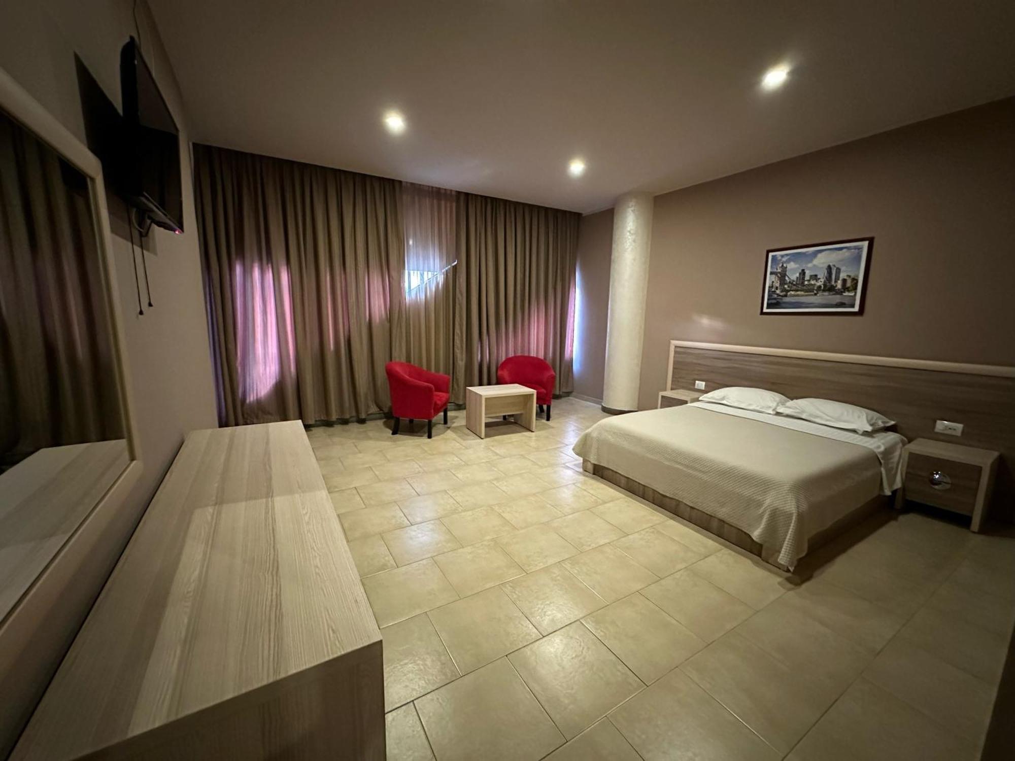 Hotel Terminal Tirana Bregu i Lumit Exterior foto