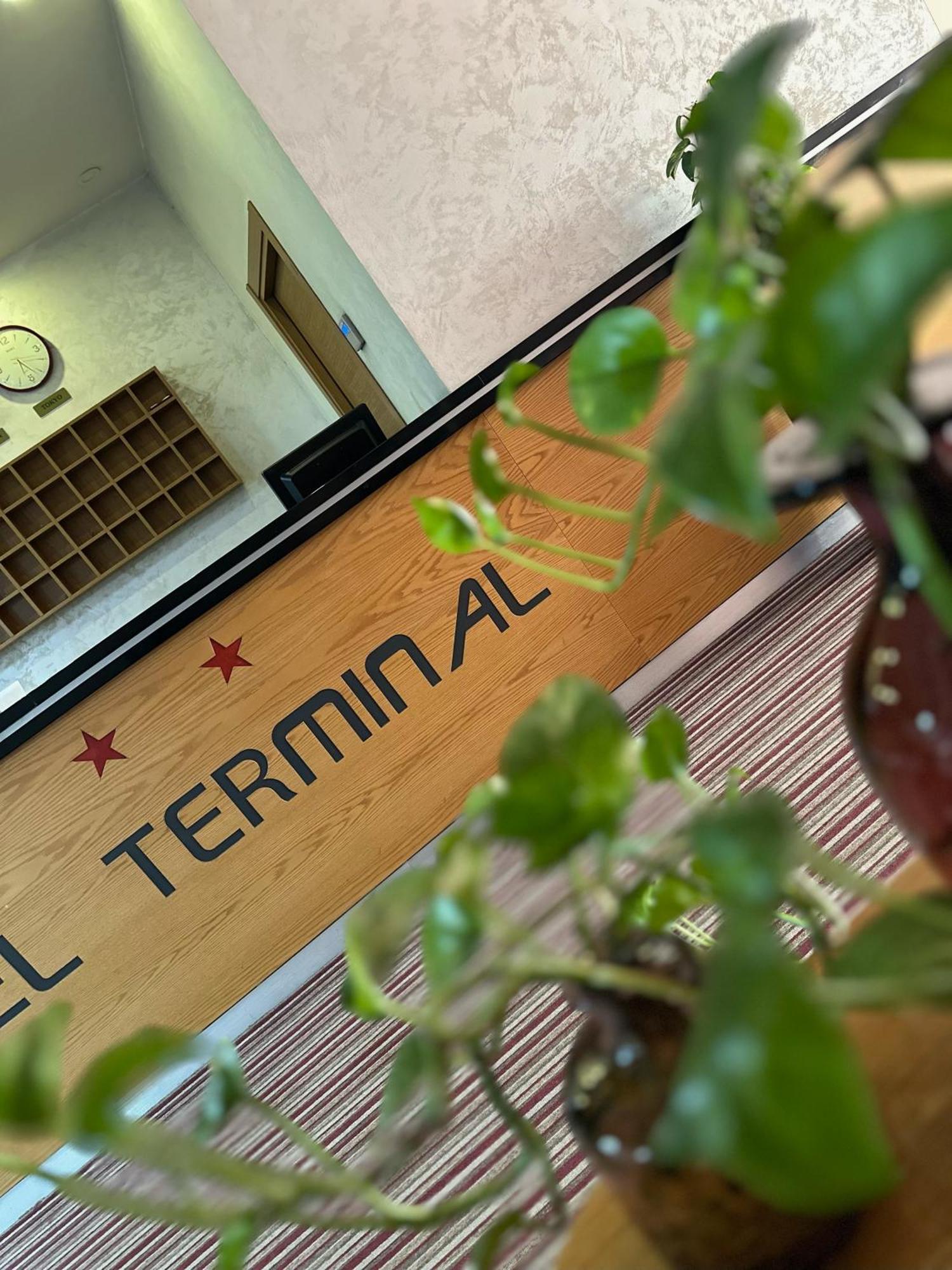 Hotel Terminal Tirana Bregu i Lumit Exterior foto